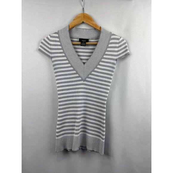 Rue21 Womens Medium Striped V-Neck Knit Top - Picture 1 of 4